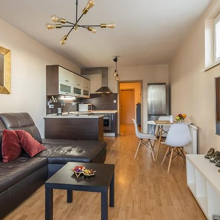 Apartman V Aleji Братислава Экстерьер фото