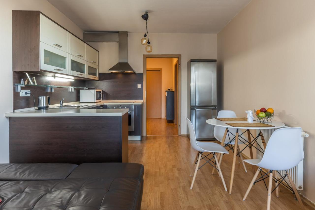 Apartman V Aleji Братислава Экстерьер фото