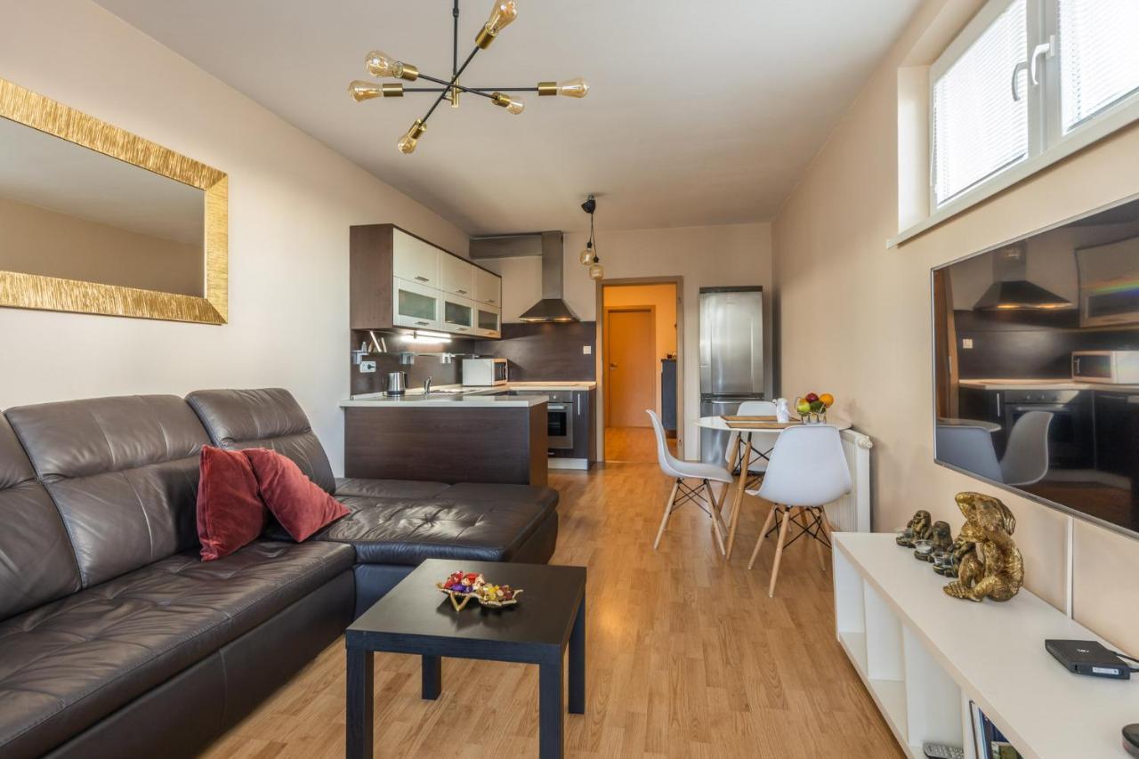 Apartman V Aleji Братислава Экстерьер фото